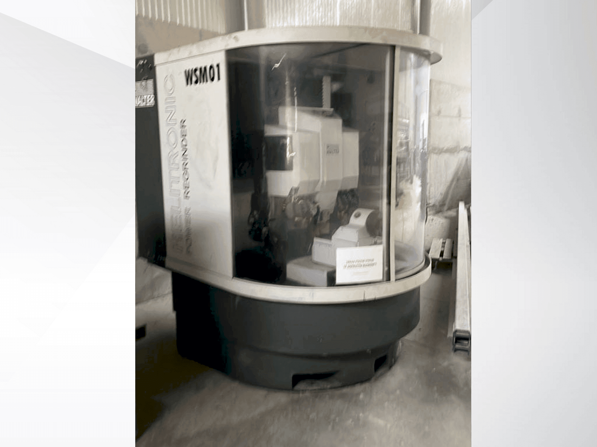 Vista Frontal  da WALTER Helitronic Power Regrinder  máquina