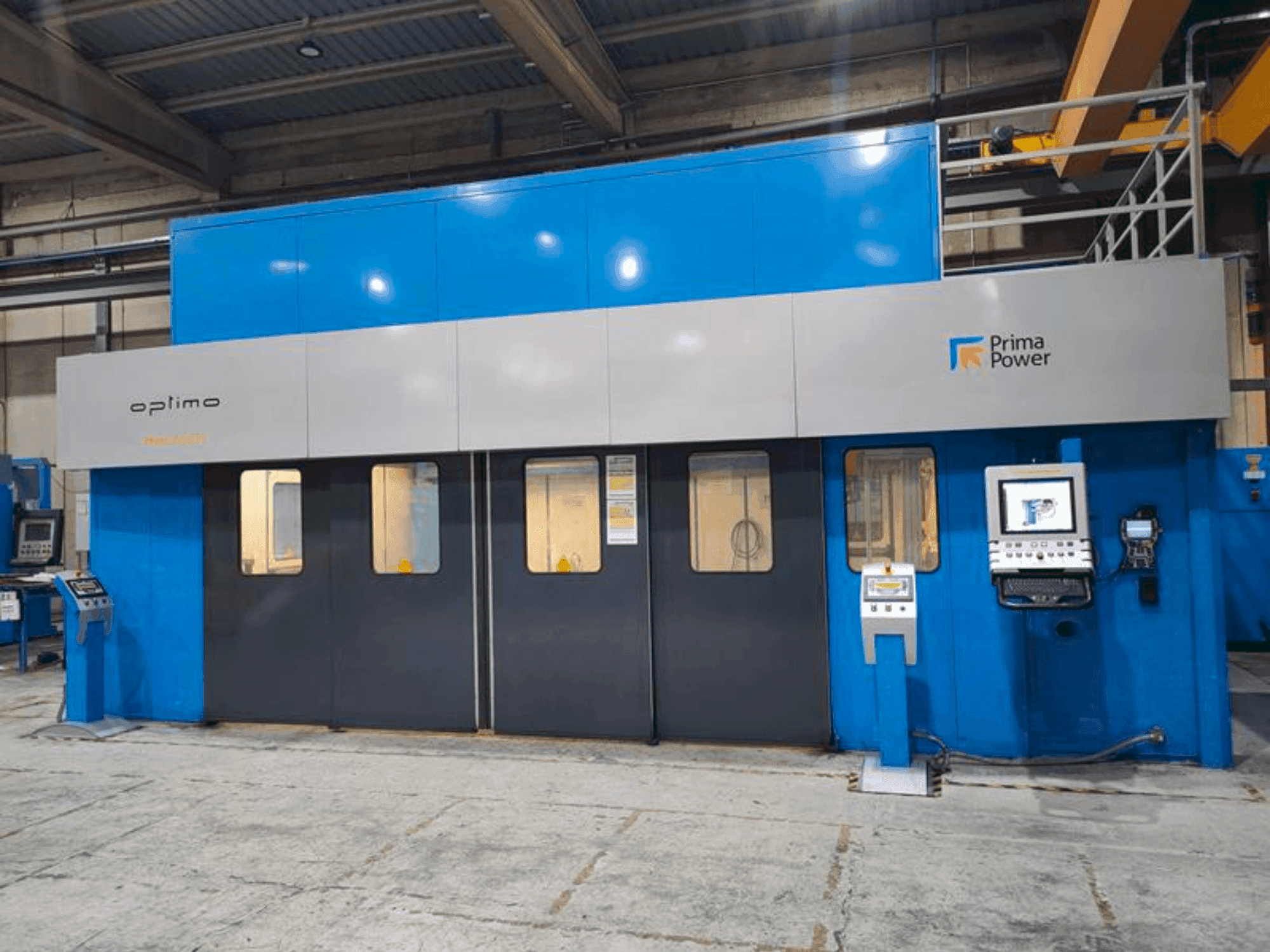 Vista Frontal  da Prima Power Optimo TheLASER  máquina