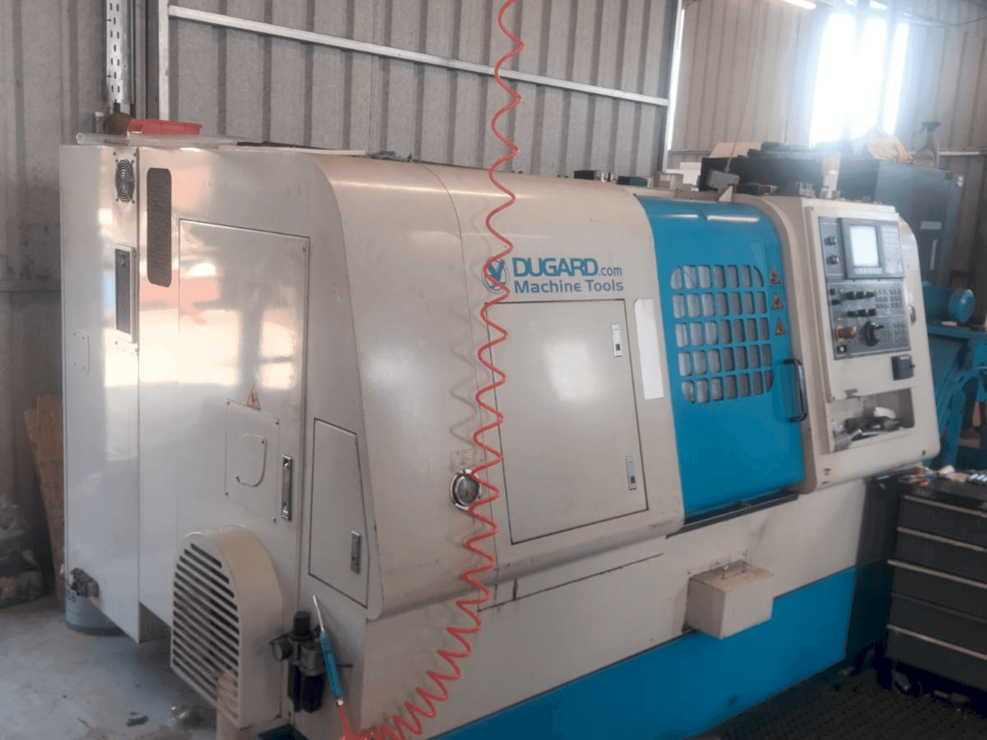 Vista Frontal  da Dugard									 Eagle 200  máquina