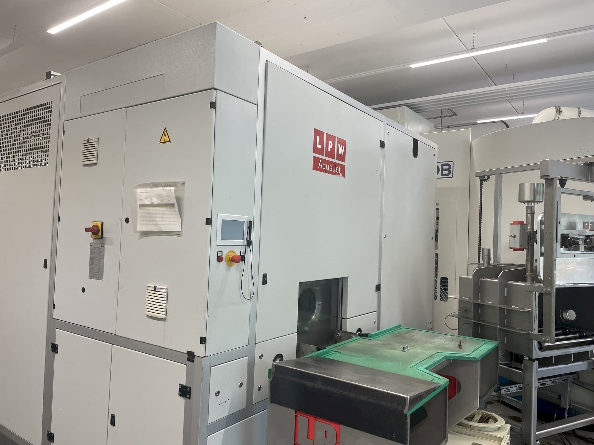 Vista Frontal  da LPW LPW Aqua Jet 670 T2-V (2013)  máquina