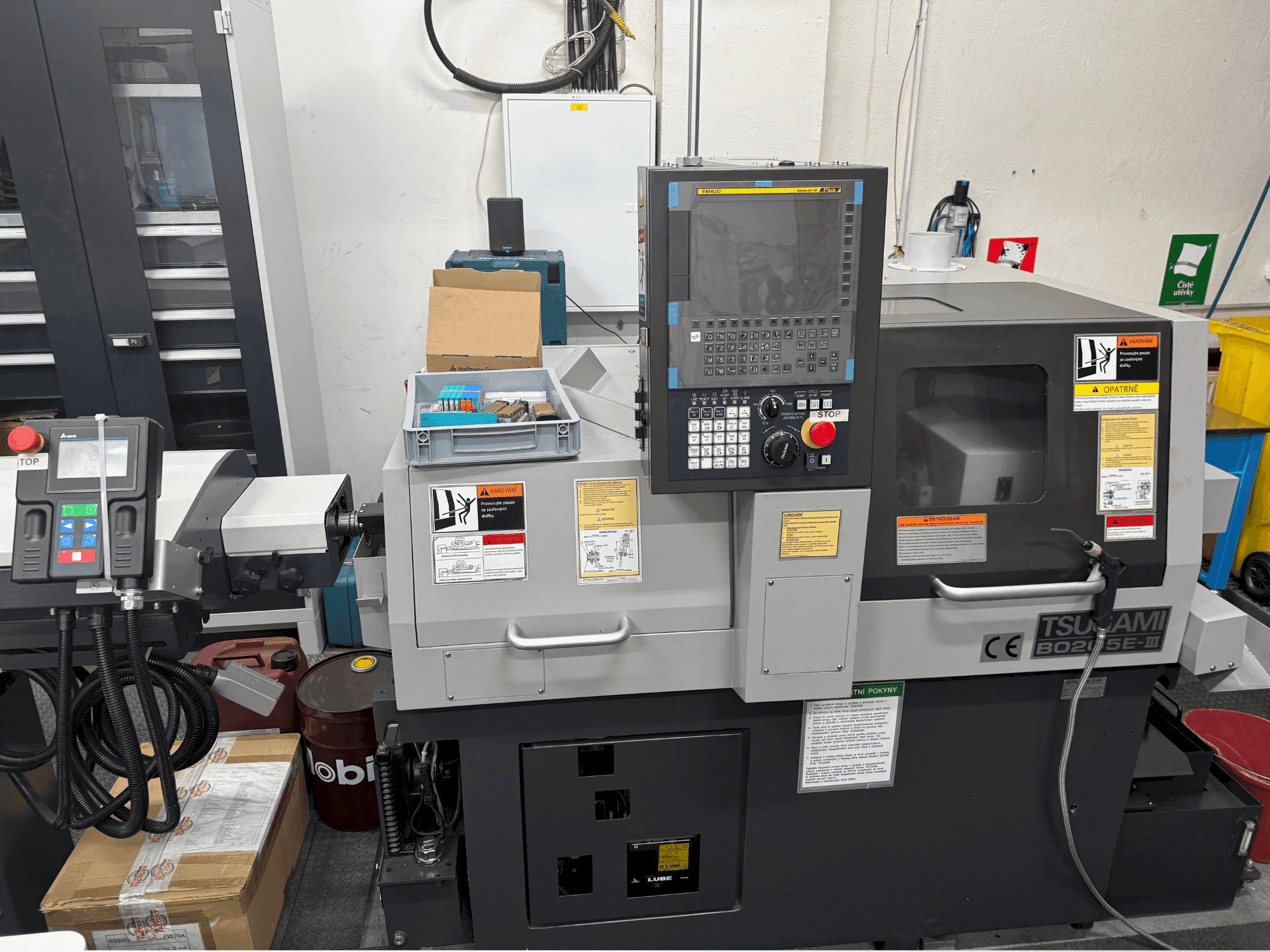 Vista Frontal  da TSUGAMI B0205E-III  máquina