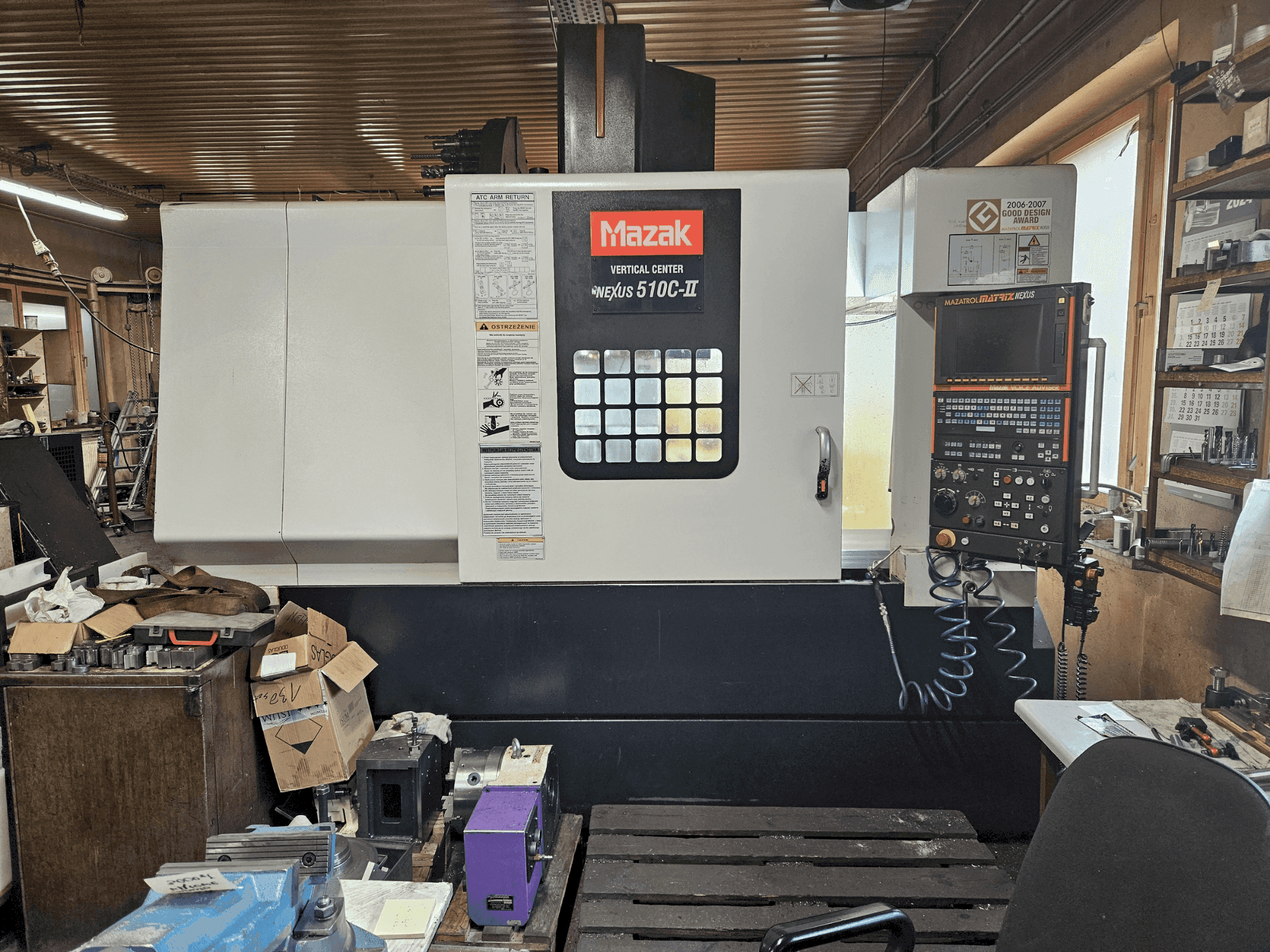 Vista Frontal  da Mazak NEXUS VCN 510C-II  máquina