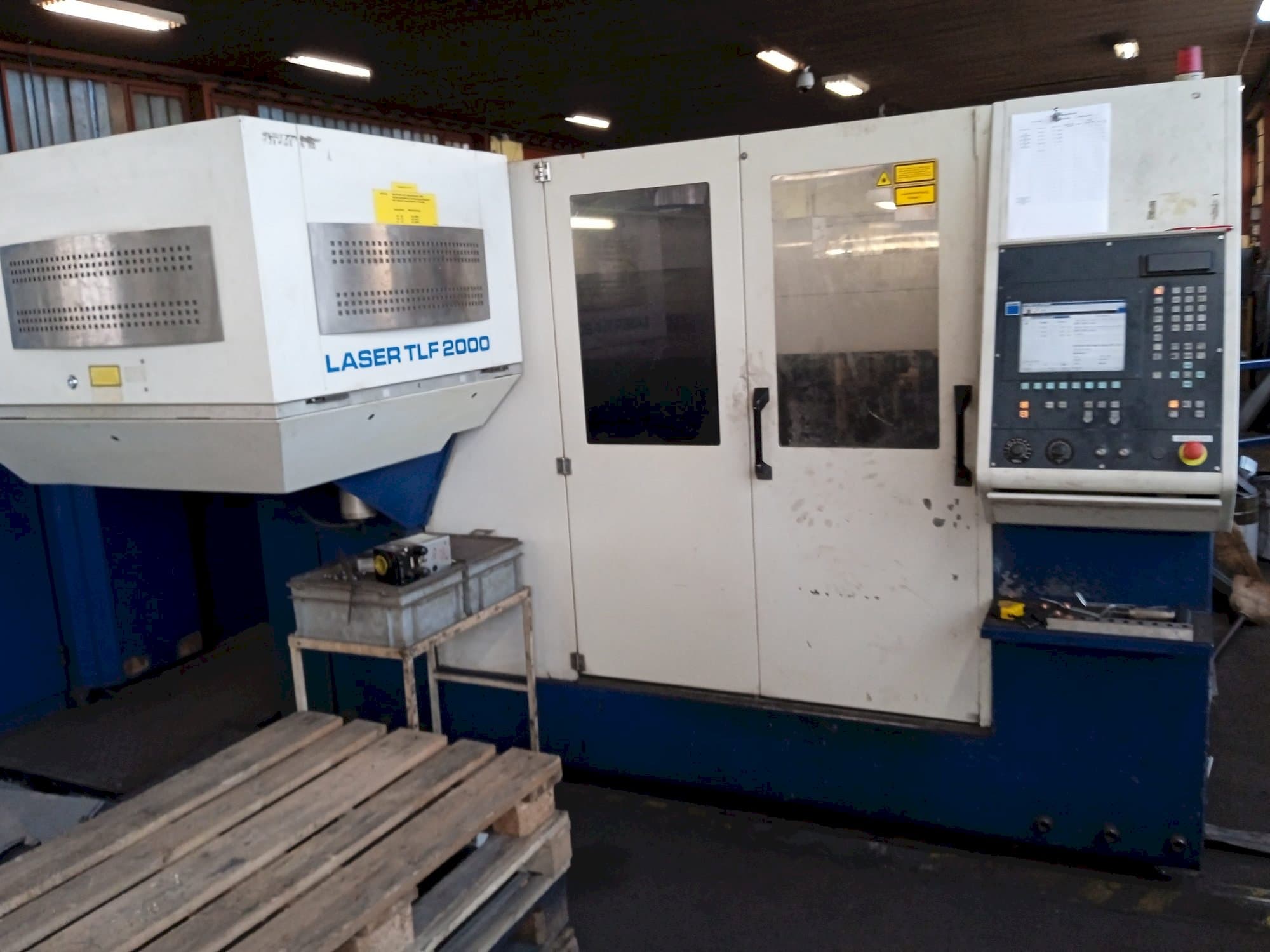 Vista Frontal  da Trumpf Trumatic L 3030  máquina