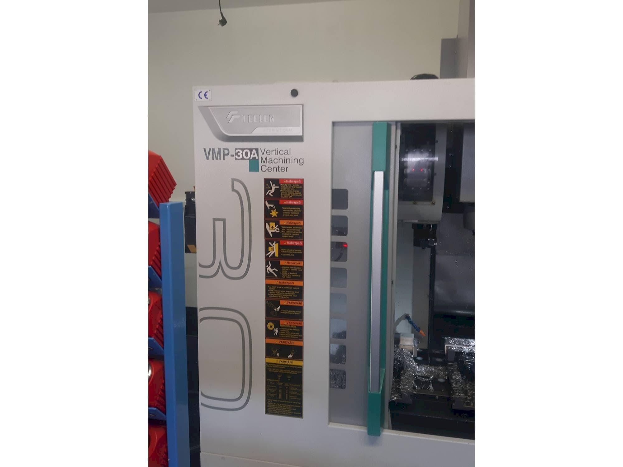 Vista Frontal  da Feeler VMP 30  máquina