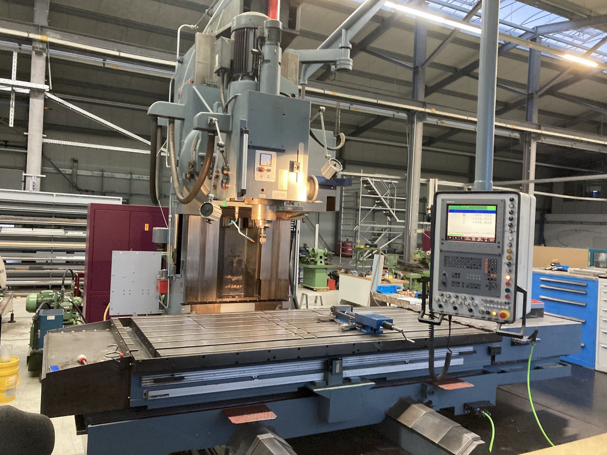 Vista Frontal  da Droop & Rein FS 130 SKE  máquina