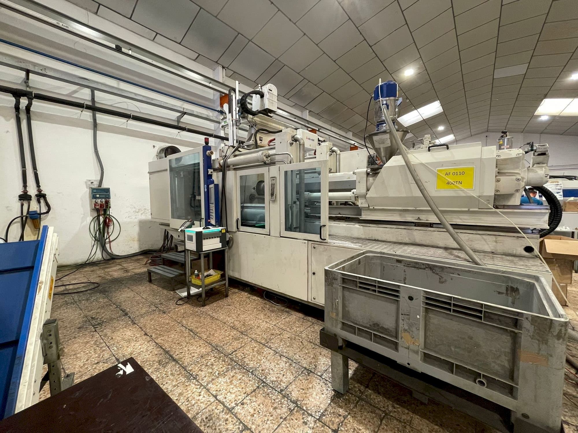 Vista Lateral Direita  da Battenfeld HM 400/5100  máquina