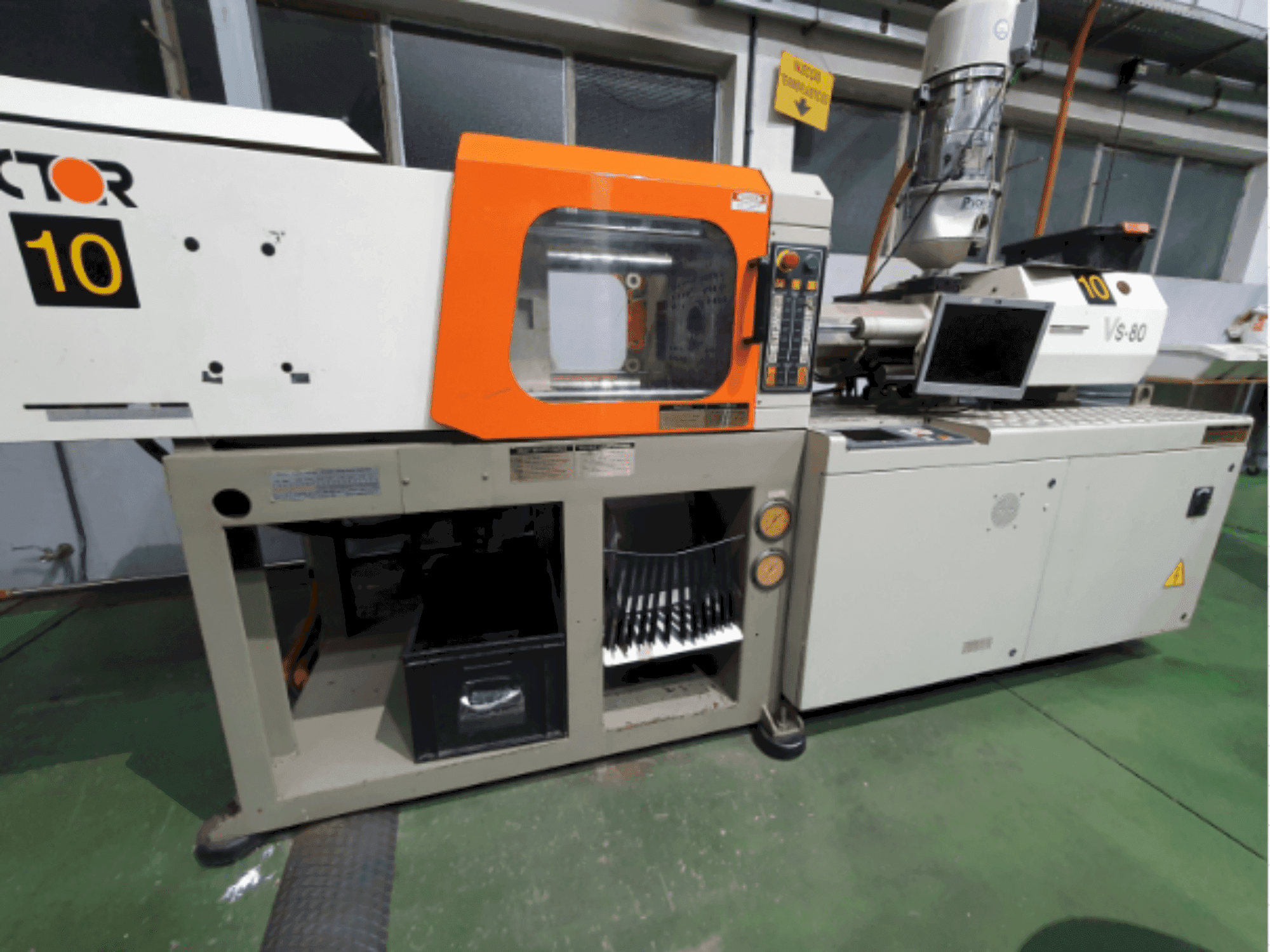 Vista Frontal  da Victor VS80  máquina