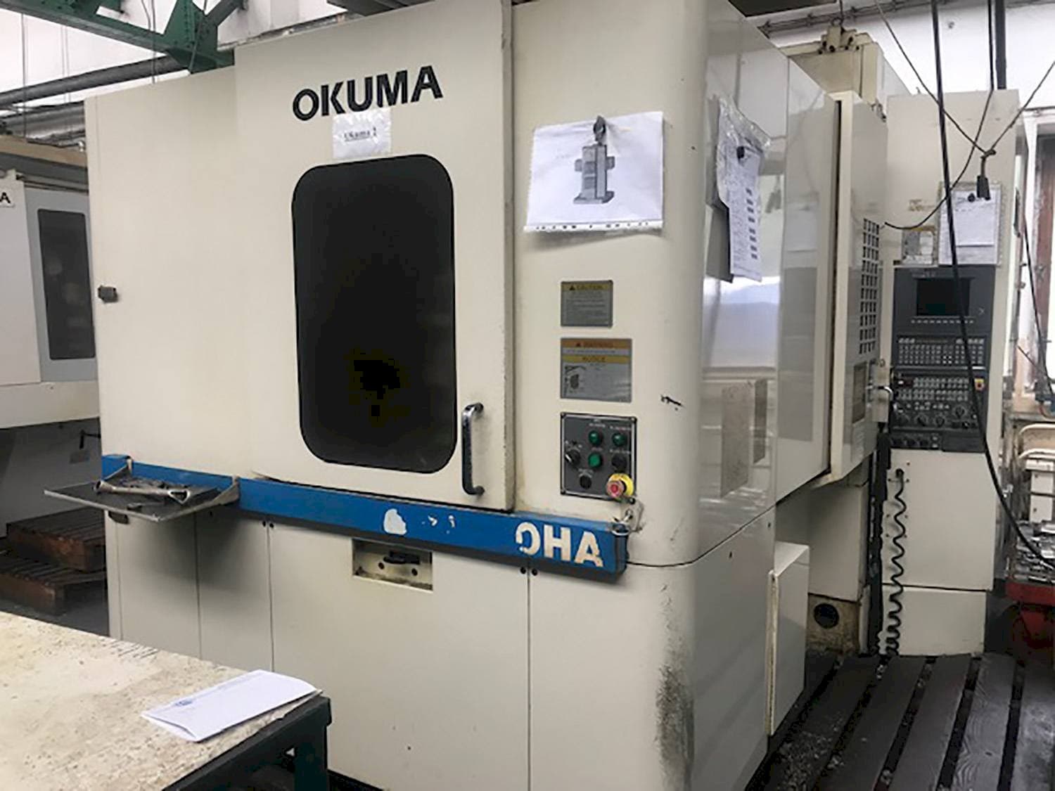 Vista Frontal  da Okuma MX-40HA  máquina