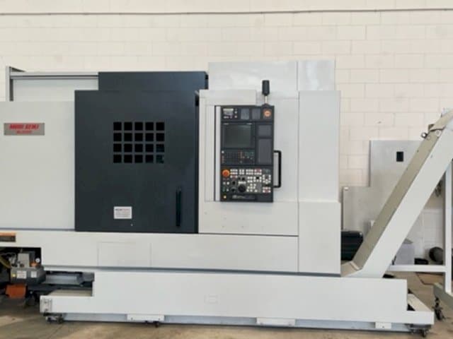 Vista Frontal  da MORI SEIKI NL 3000Y/700  máquina