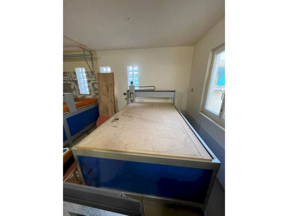 Vista Frontal  da ALTMAN T2  máquina