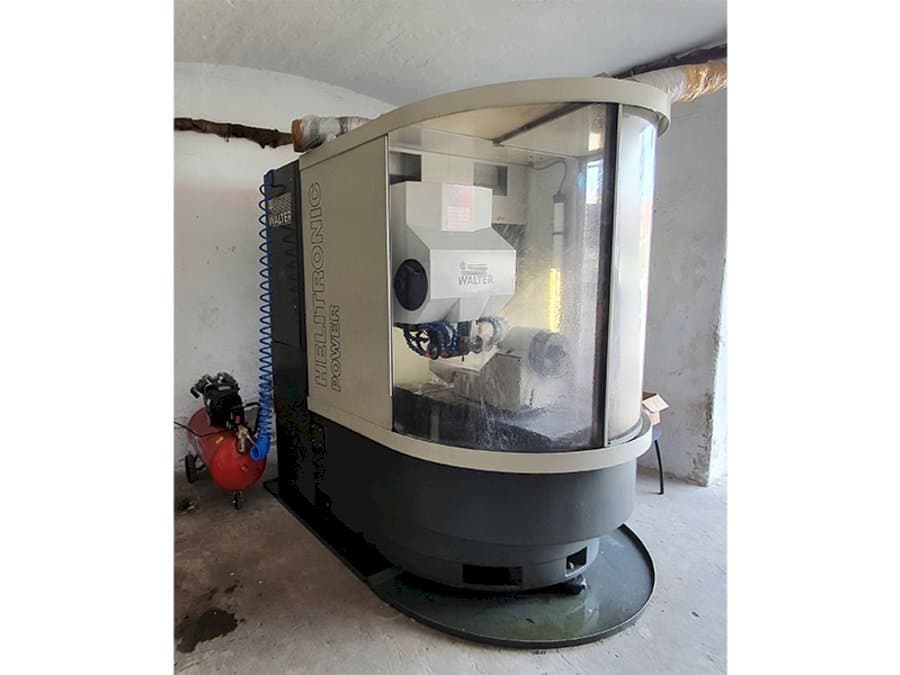 Vista Frontal  da Walter Helitronic Power  máquina