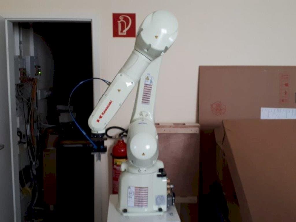 Vista Frontal  da Kawasaki RS007L  máquina