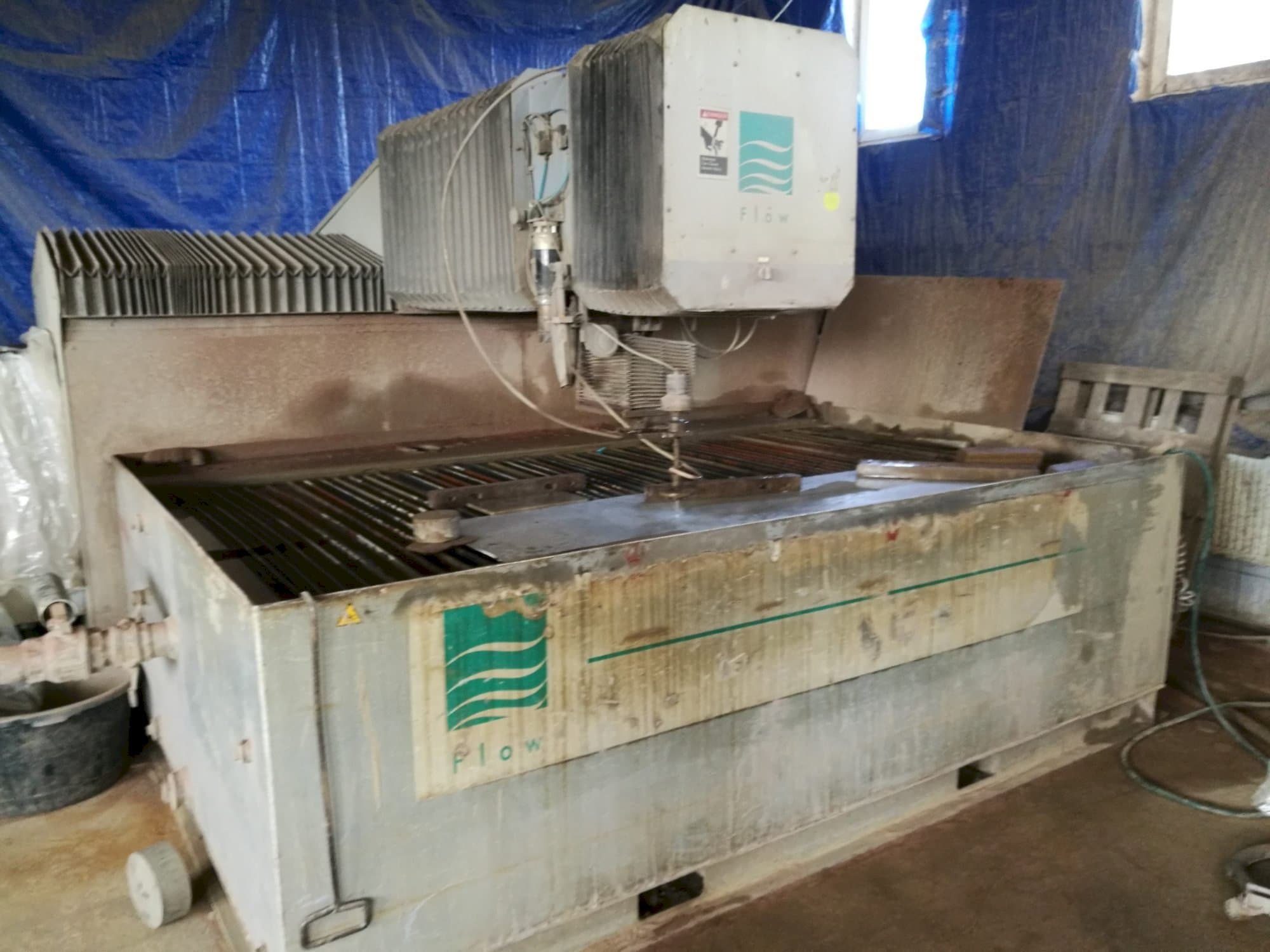 Vista Frontal  da Flow IFB 2412  máquina