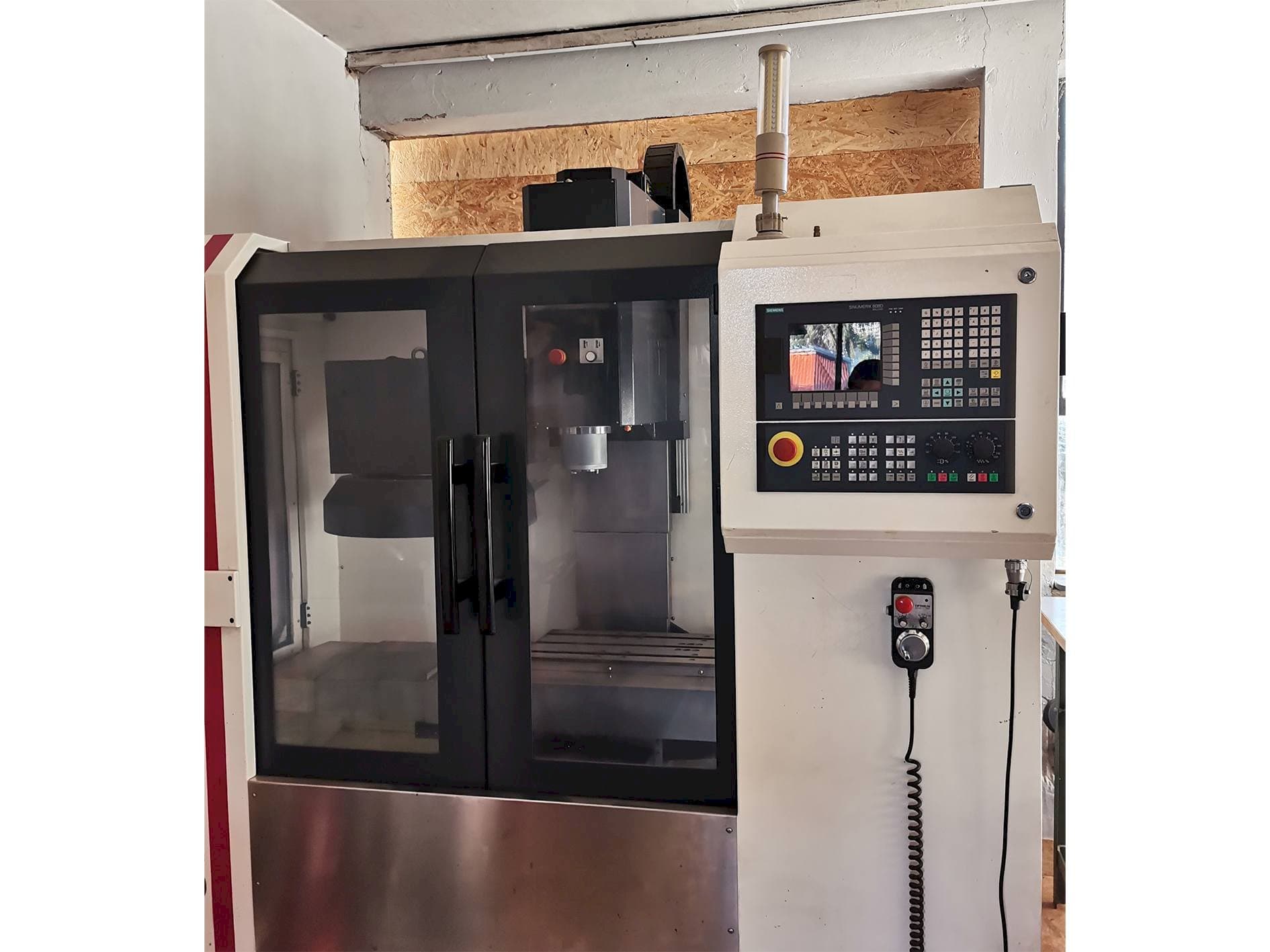 Vista Frontal  da Optimum F105  máquina