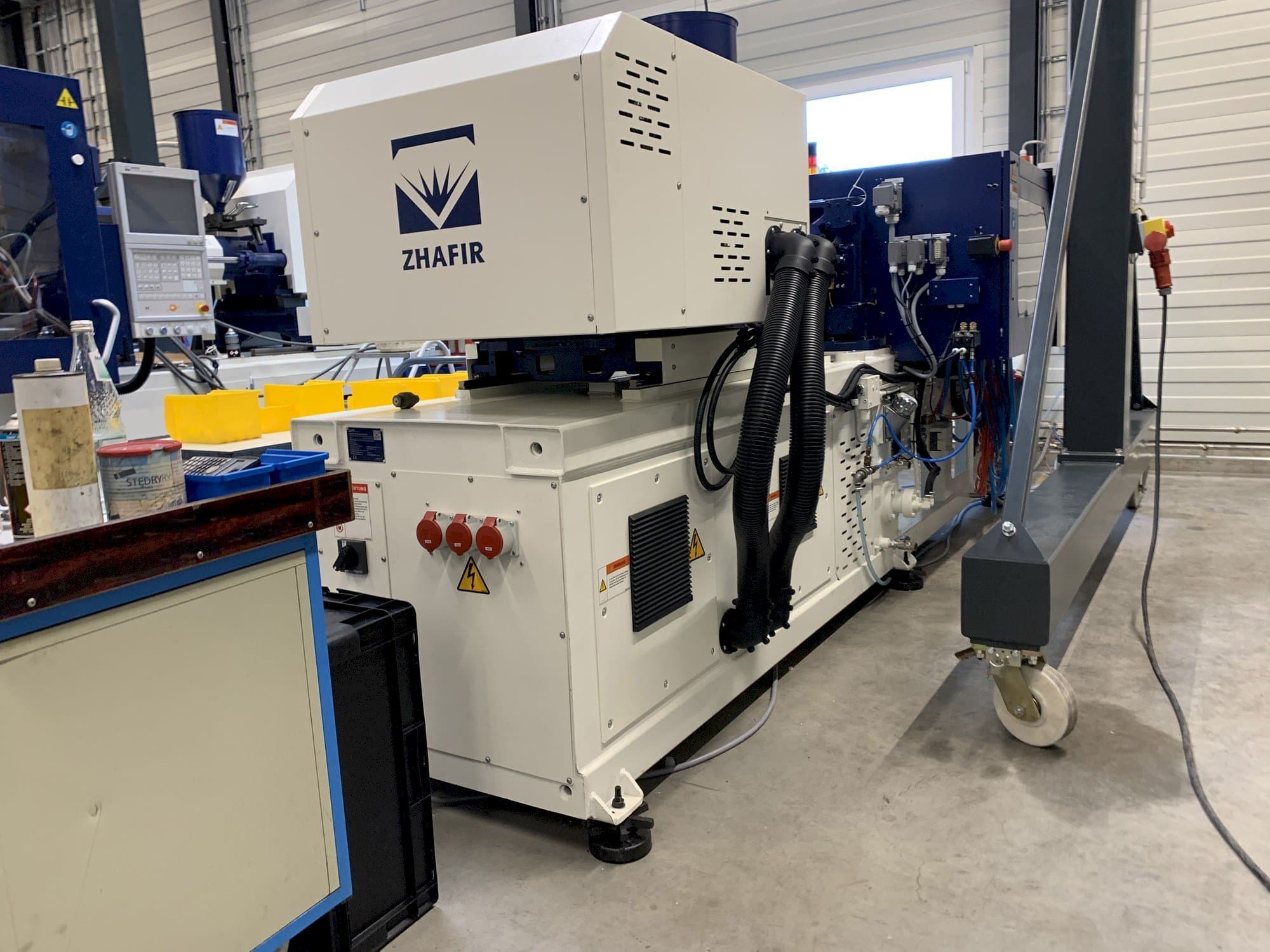 Vista Lateral Esquerda  da ZHAFIR ZERES 600 Haitian  máquina