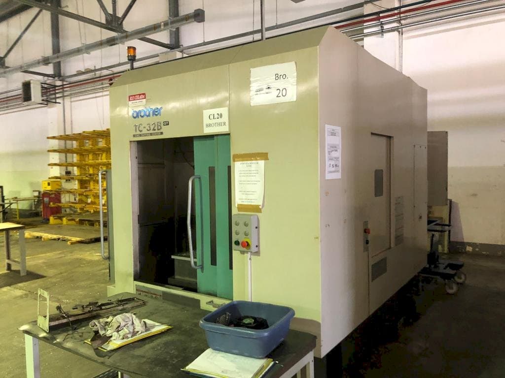 Vista Frontal da Brother TC 32B máquina