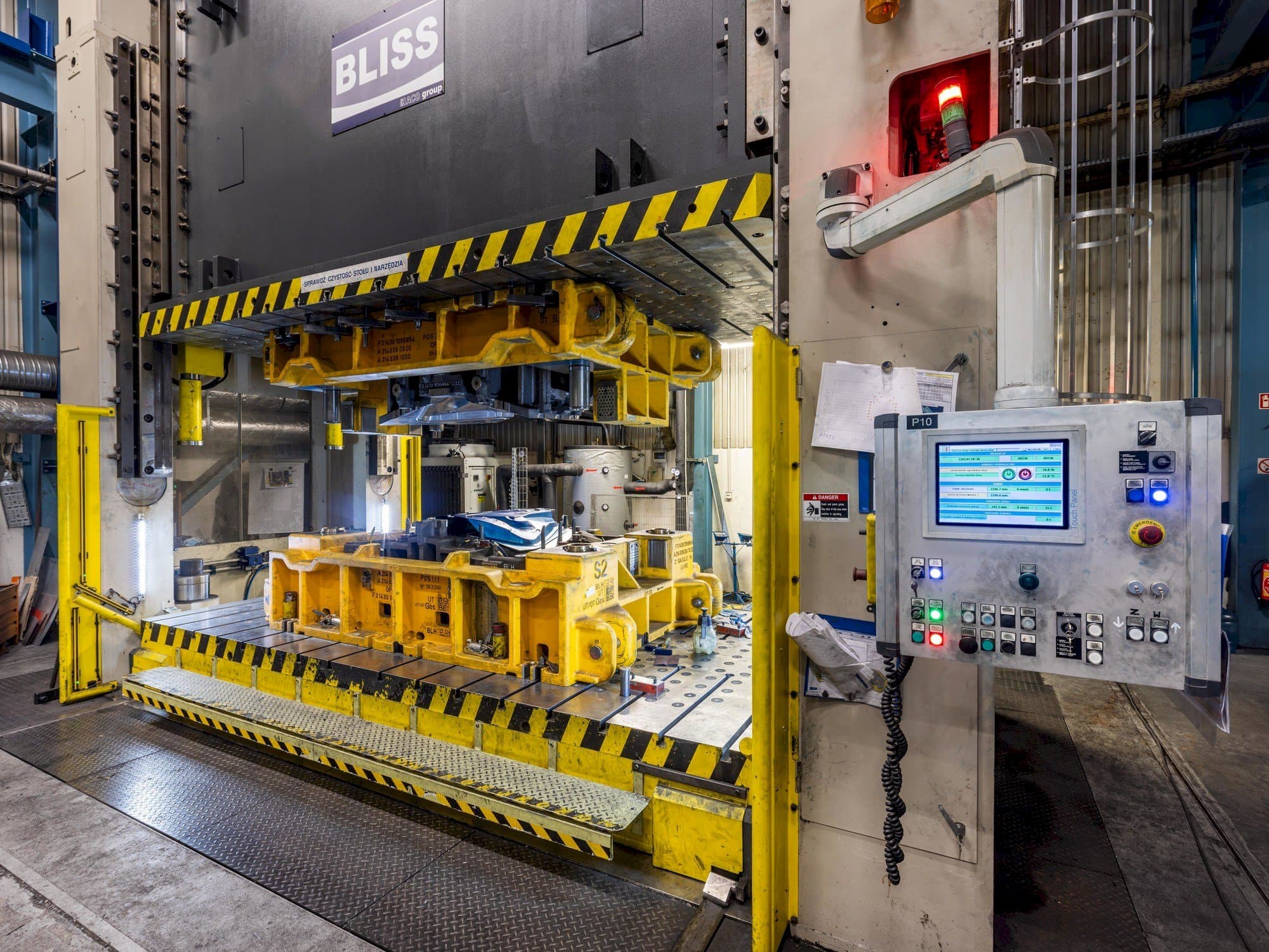 Vista Frontal  da BLISS-BRET PHD 1500  máquina