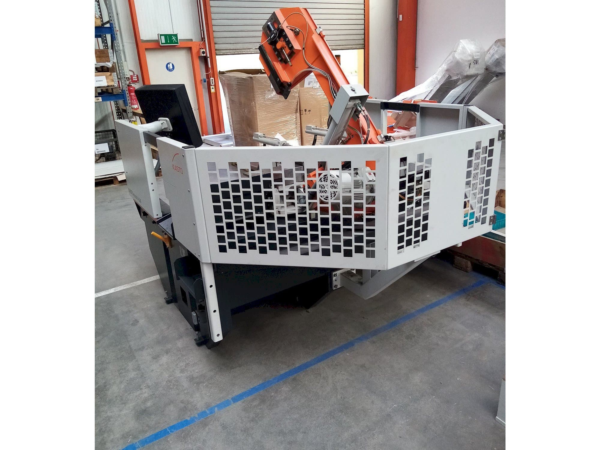 Vista Frontal  da KASTO micut A 2.6  máquina