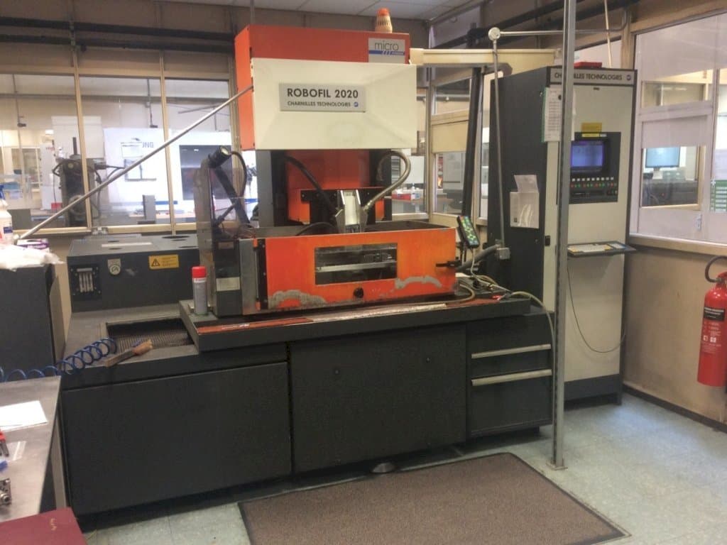 Vista Frontal  da CHARMILLES Technologies Robofil 2020 - 1  máquina