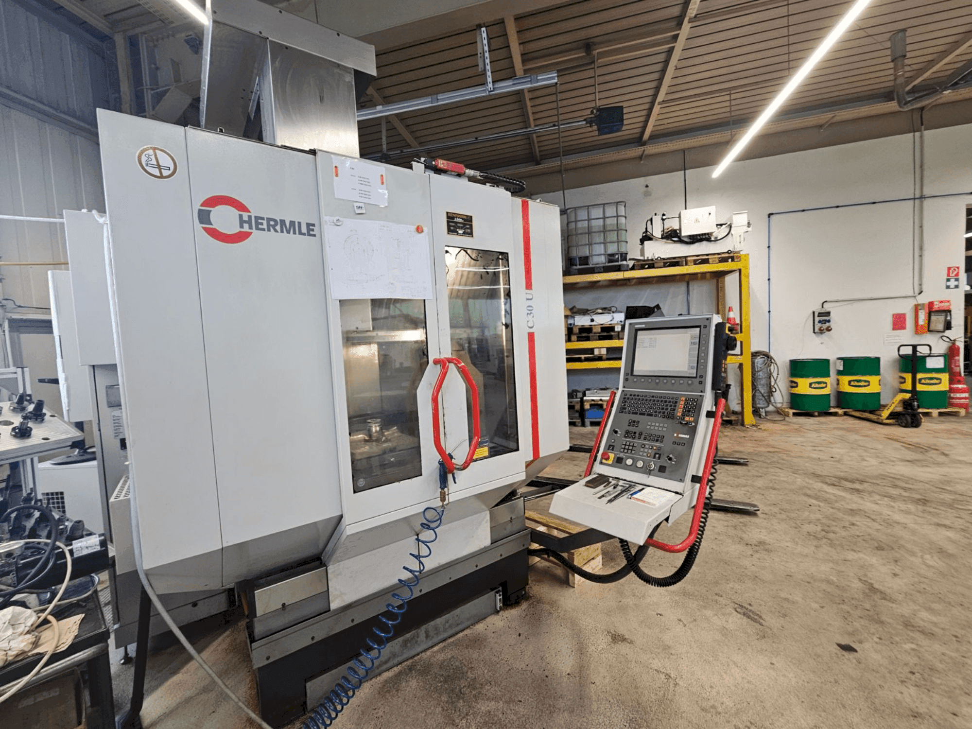 Vista Frontal  da HERMLE C 30 U  máquina