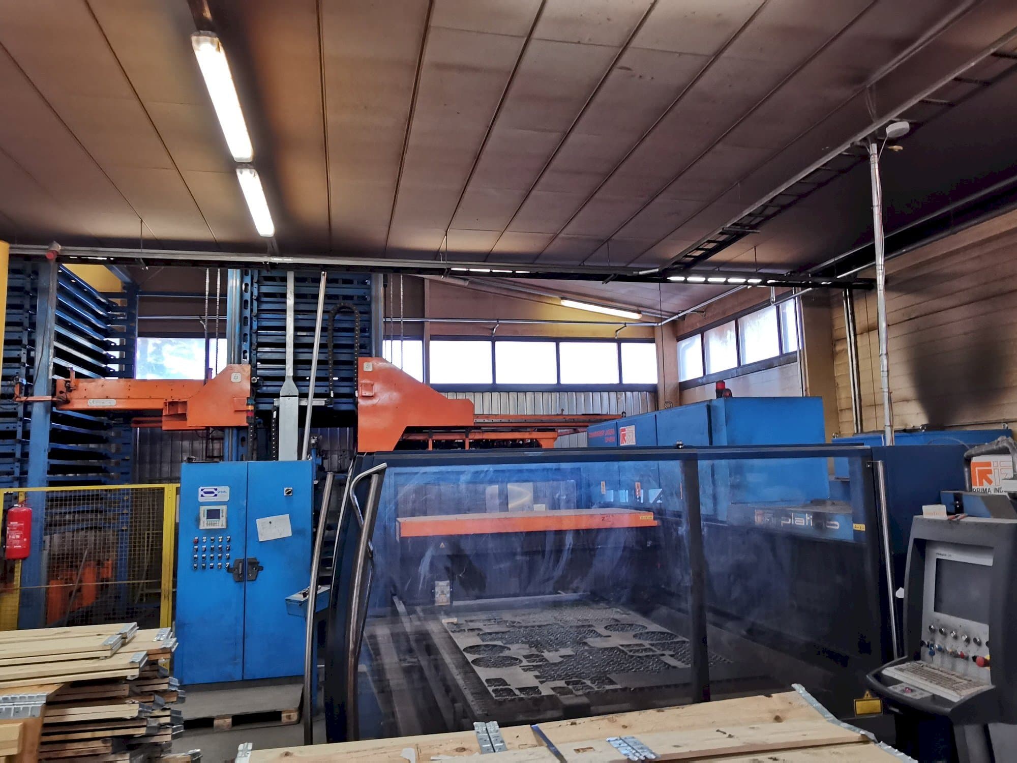 Vista Frontal  da Prima Industrie Platino 1530  máquina