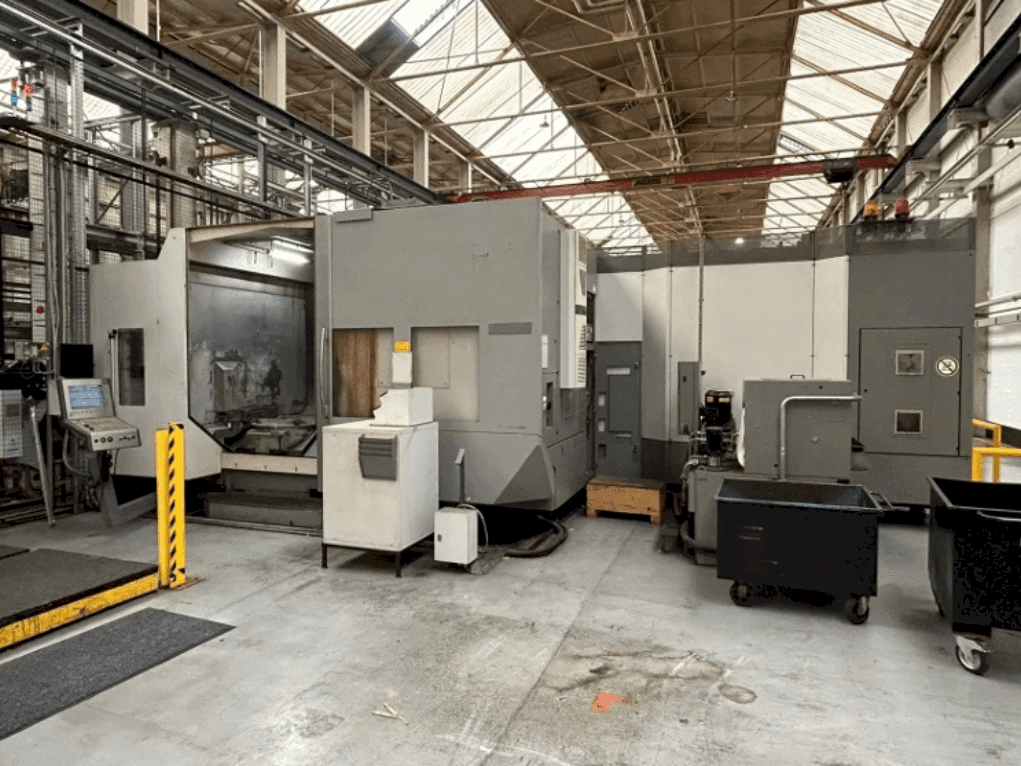 Vista Frontal  da DMG DMC 100 H  máquina