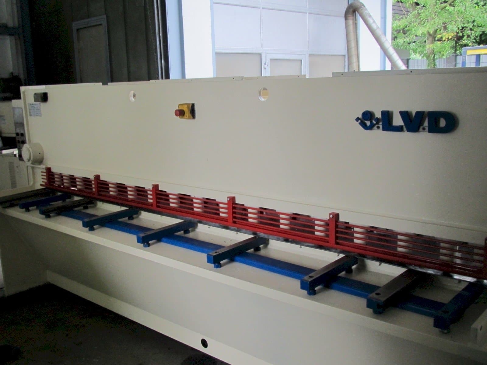 Vista Frontal  da LVD HST  31/6  máquina