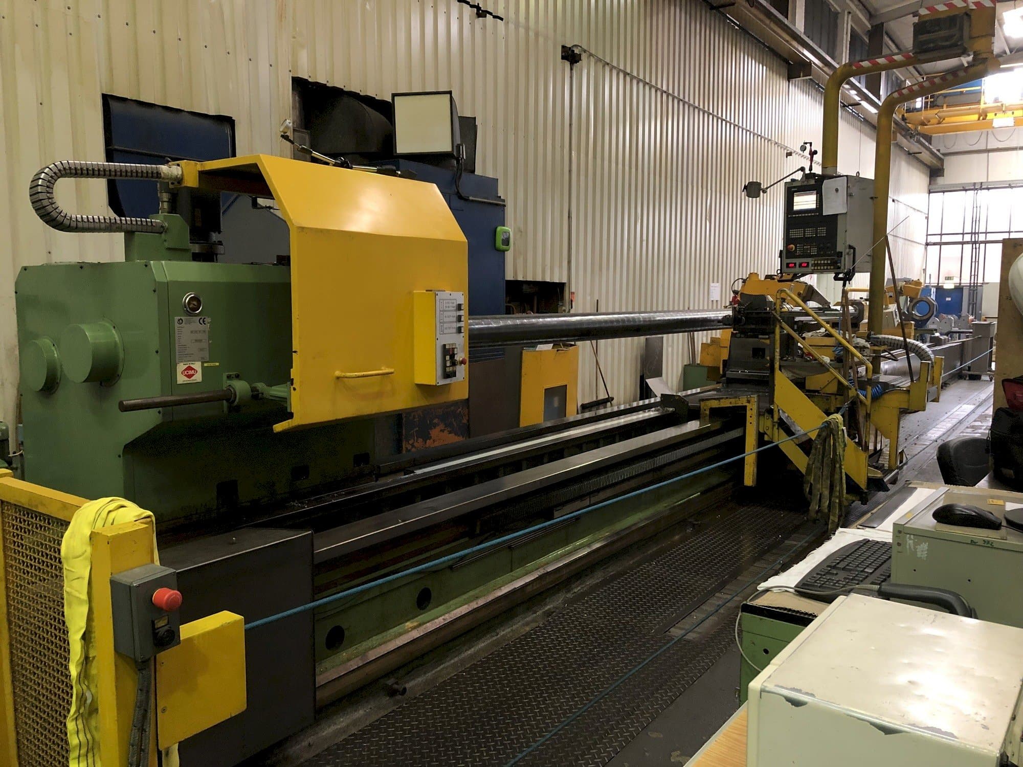 Vista Frontal  da Tacchi Giacomo HD3 SERIE 105 L CNC  máquina