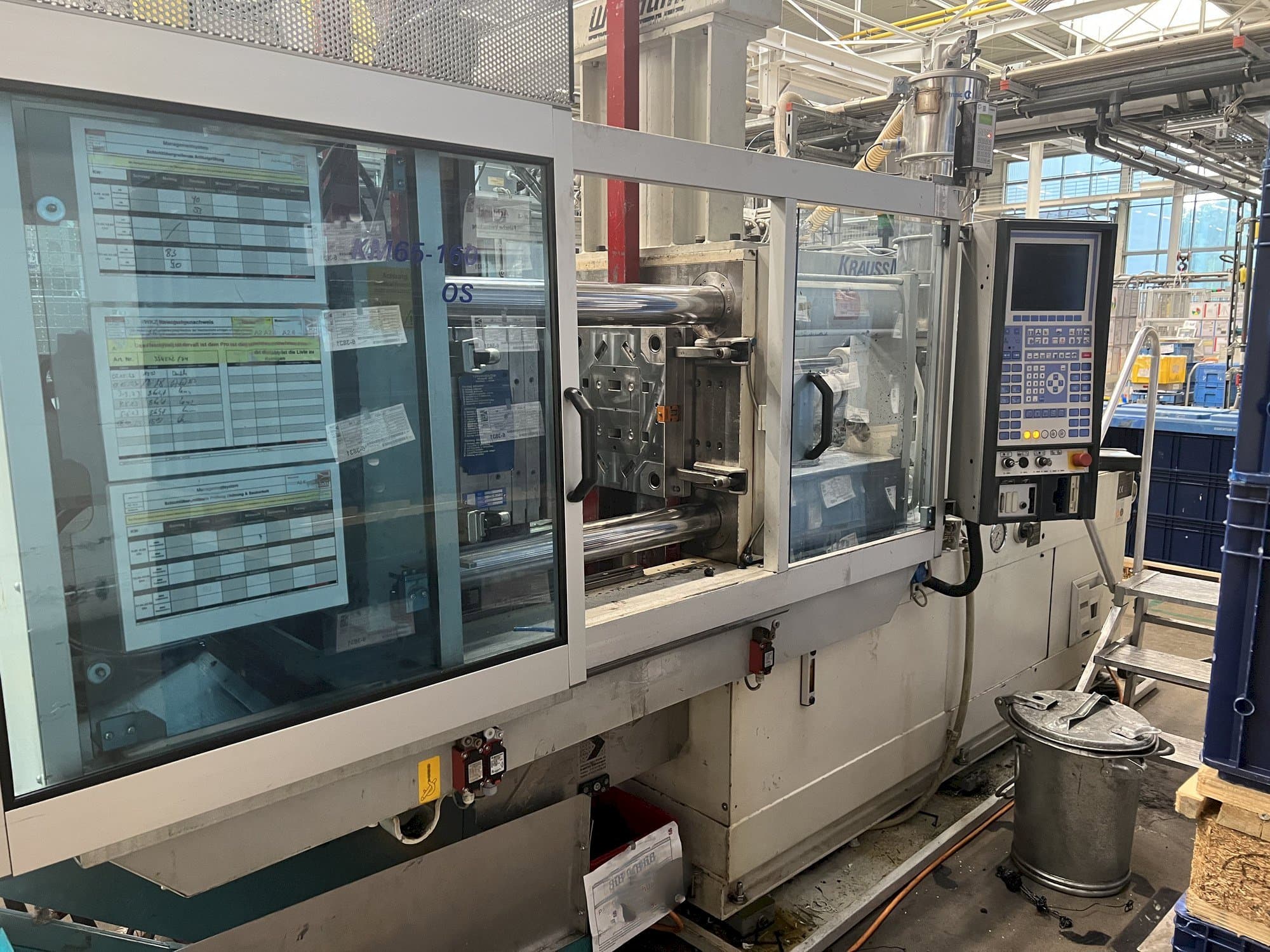 Vista Frontal  da Krauss Maffei KM 65-160 C2  máquina