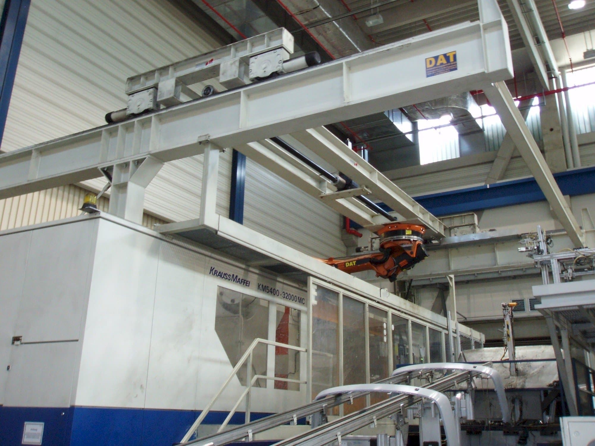 Vista Frontal  da Krauss Maffei 5400-32000 MC  máquina