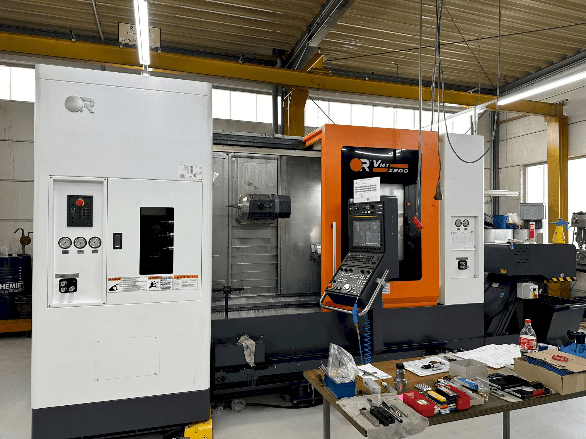 Vista Frontal  da Victor VMT X200  (2023)  máquina