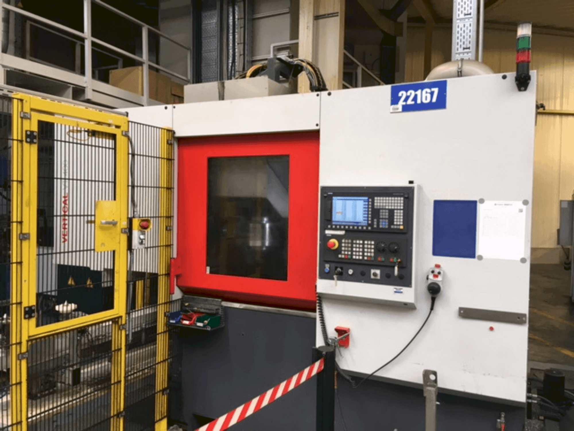 Vista Frontal  da EMCO VT 400  máquina