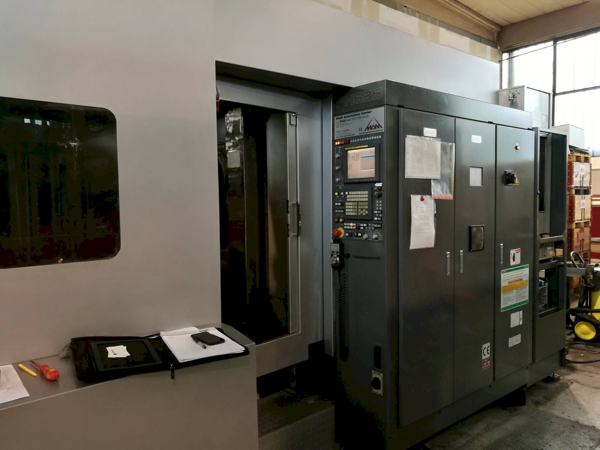 Vista Frontal  da TOYODA FH 63S  máquina