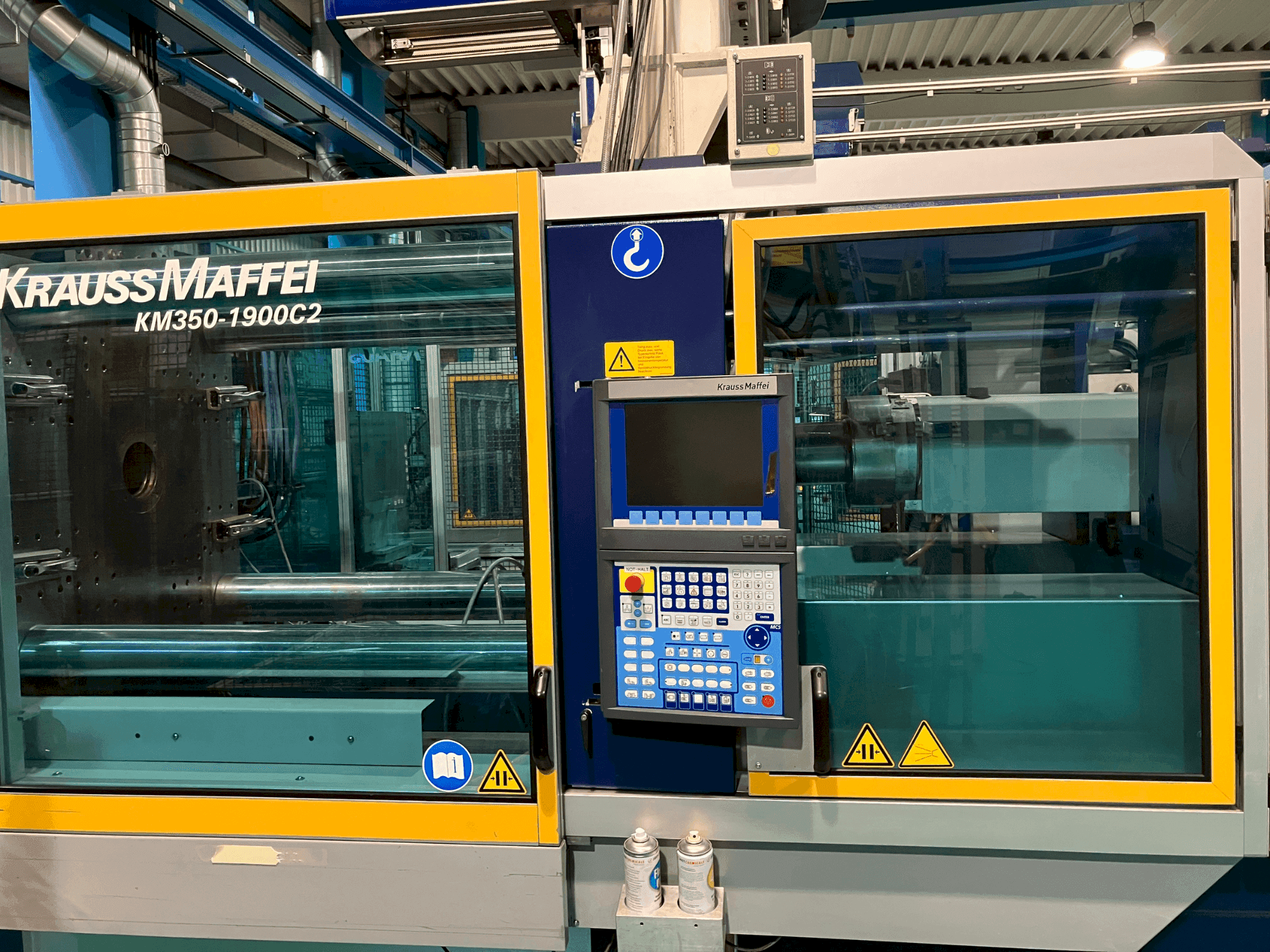 Vista Frontal  da Krauss Maffei KM350  máquina