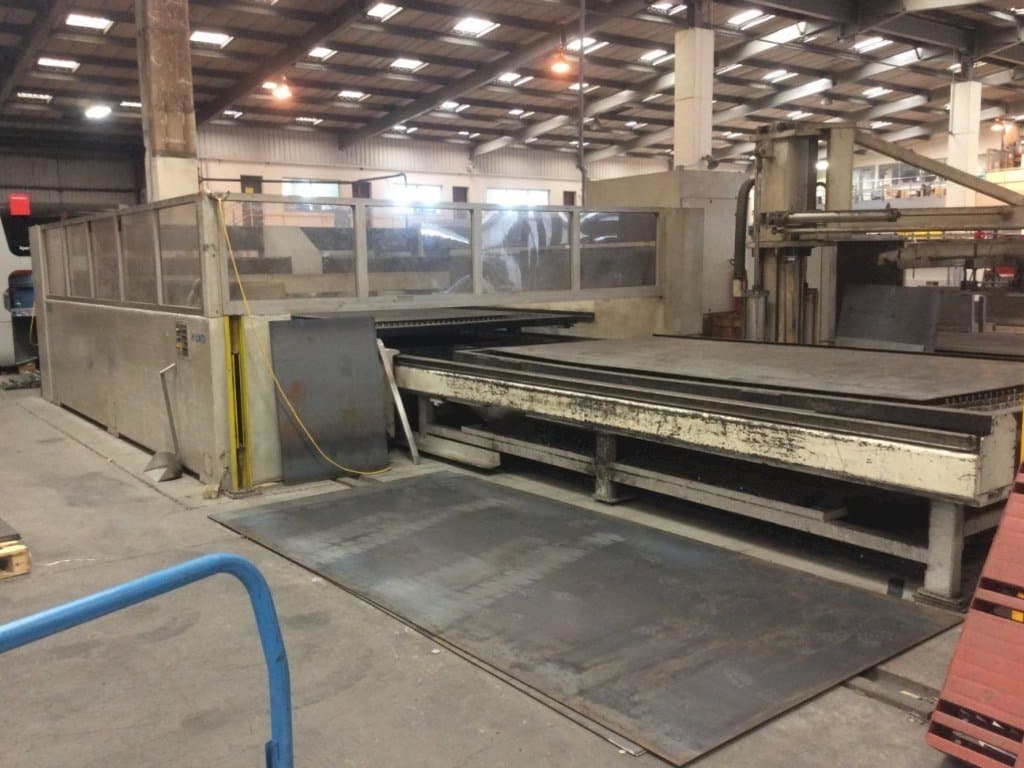 Vista Frontal  da LVD Implus 4030  máquina