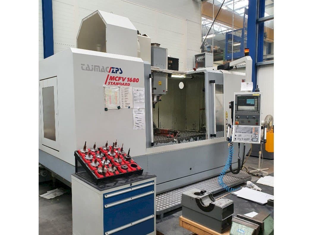 Vista Frontal  da ZPS MCFV 1680  máquina