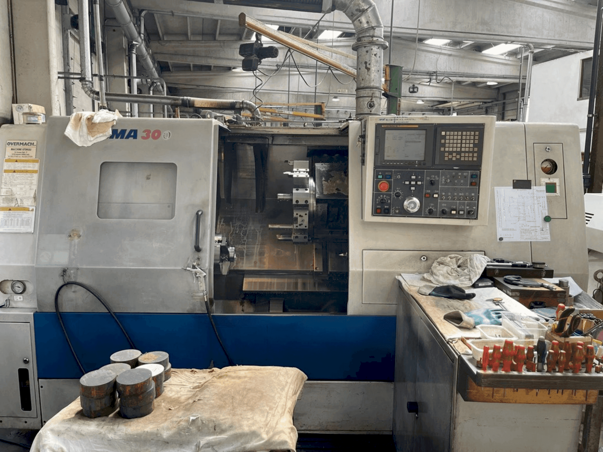 Vista Frontal  da DAEWOO PUMA 300B  máquina