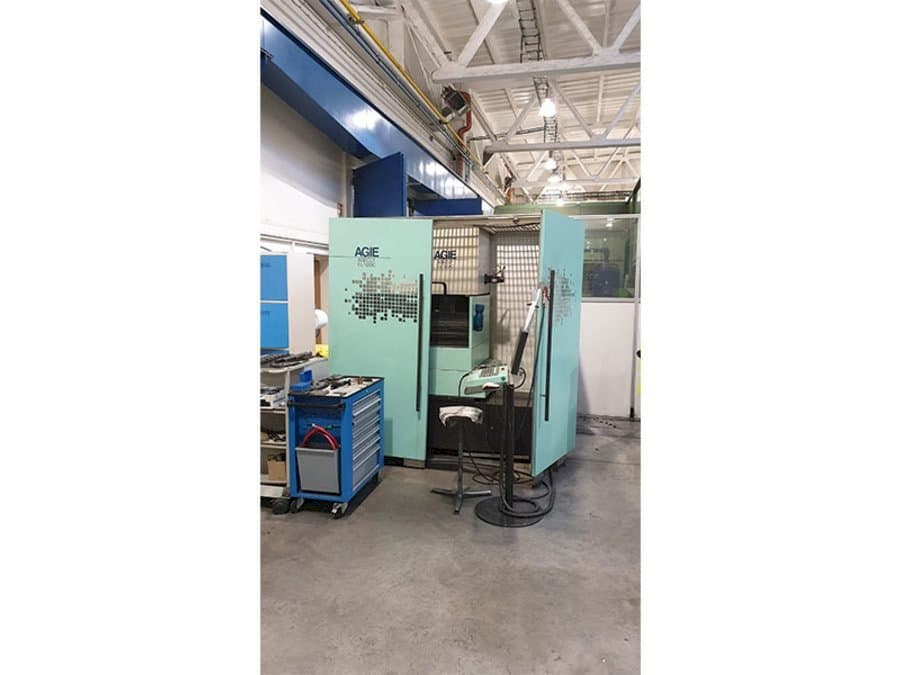 Vista Frontal  da AGIE Agiecut Classic 3  máquina