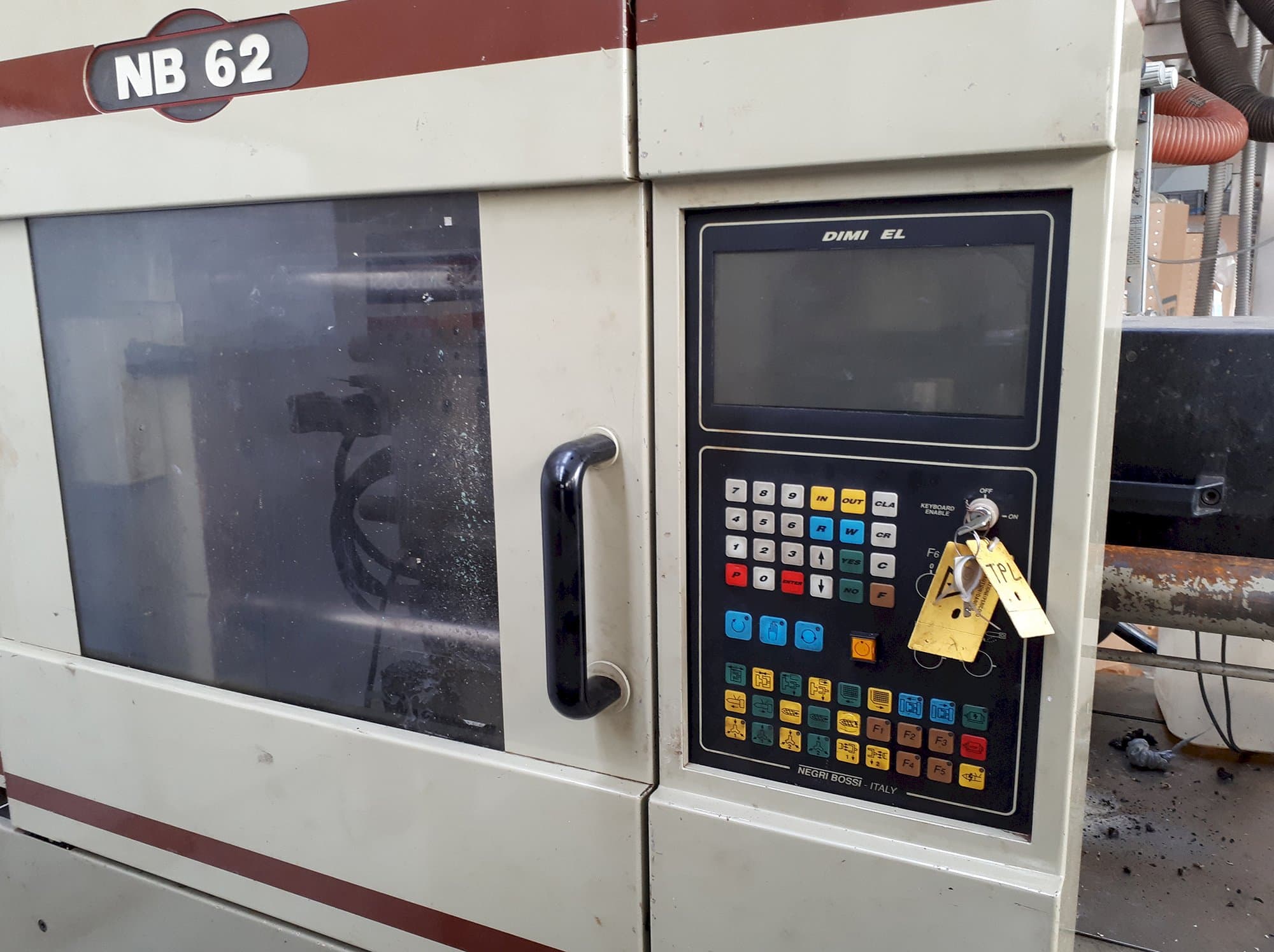 Vista Direita  da Negri Bossi NB 62  máquina