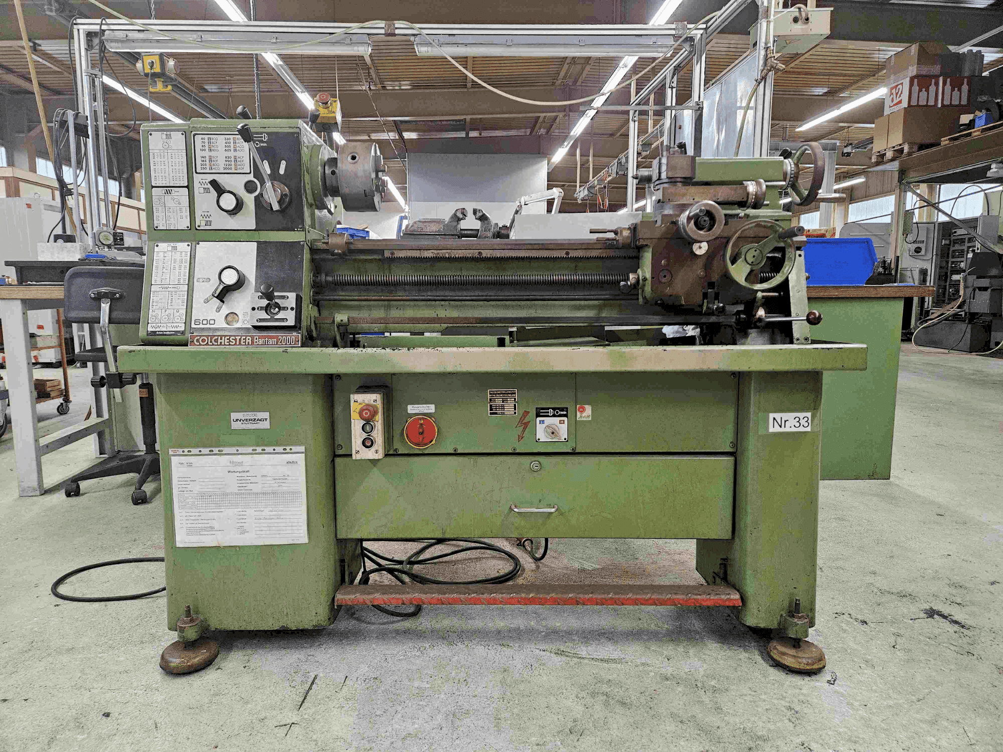 Vista Frontal da Colchester Bantam 2000 máquina