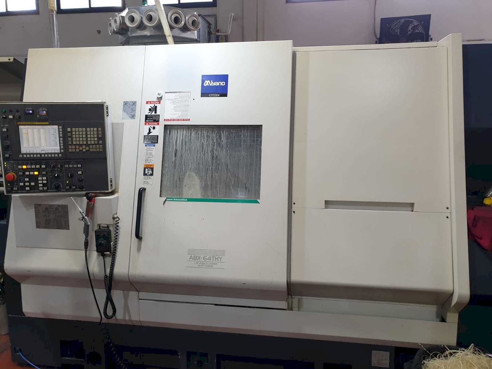 Vista Frontal  da Miyano ABX-64THY  máquina