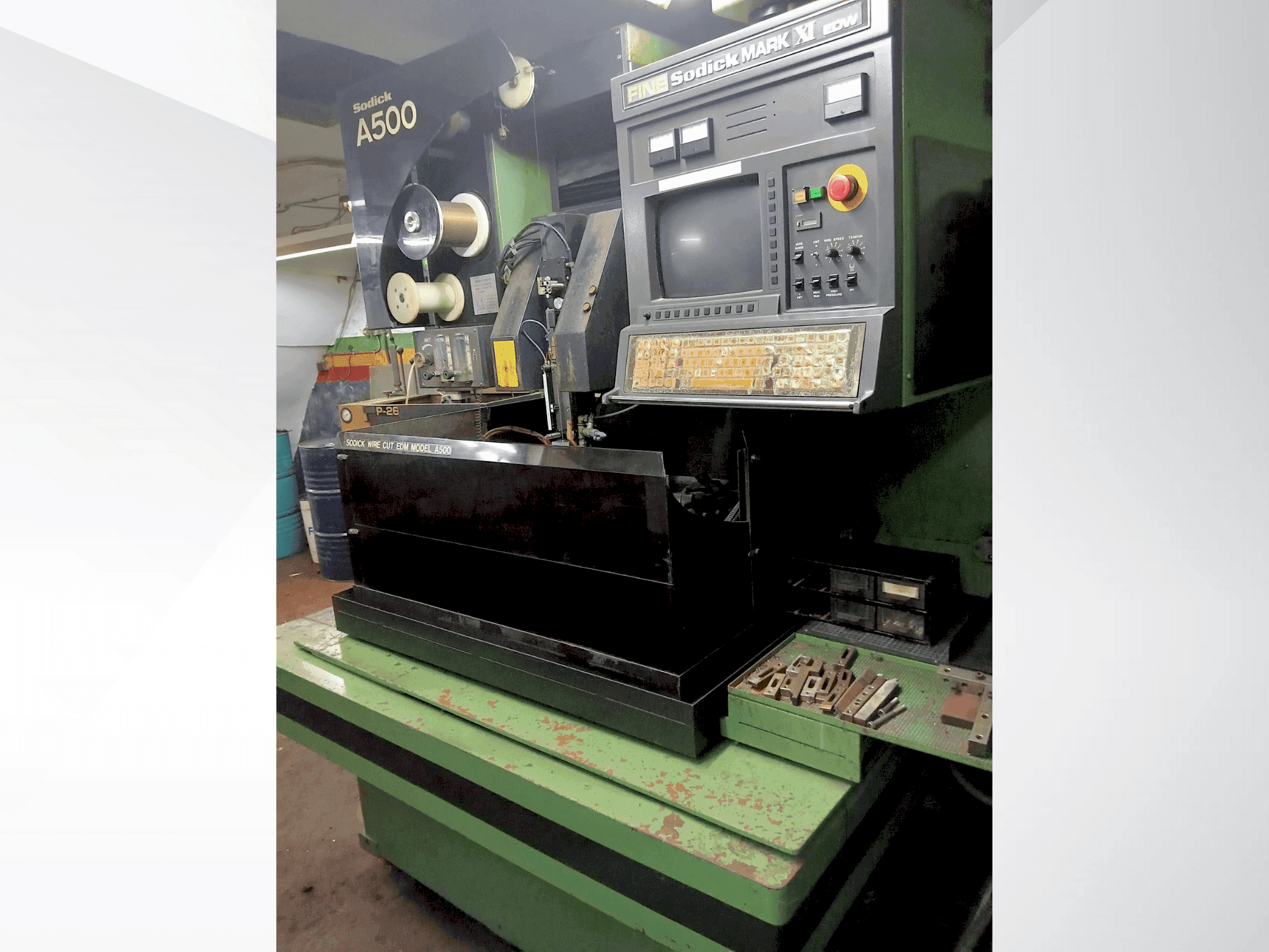 Vista Frontal  da Sodick A 500  máquina