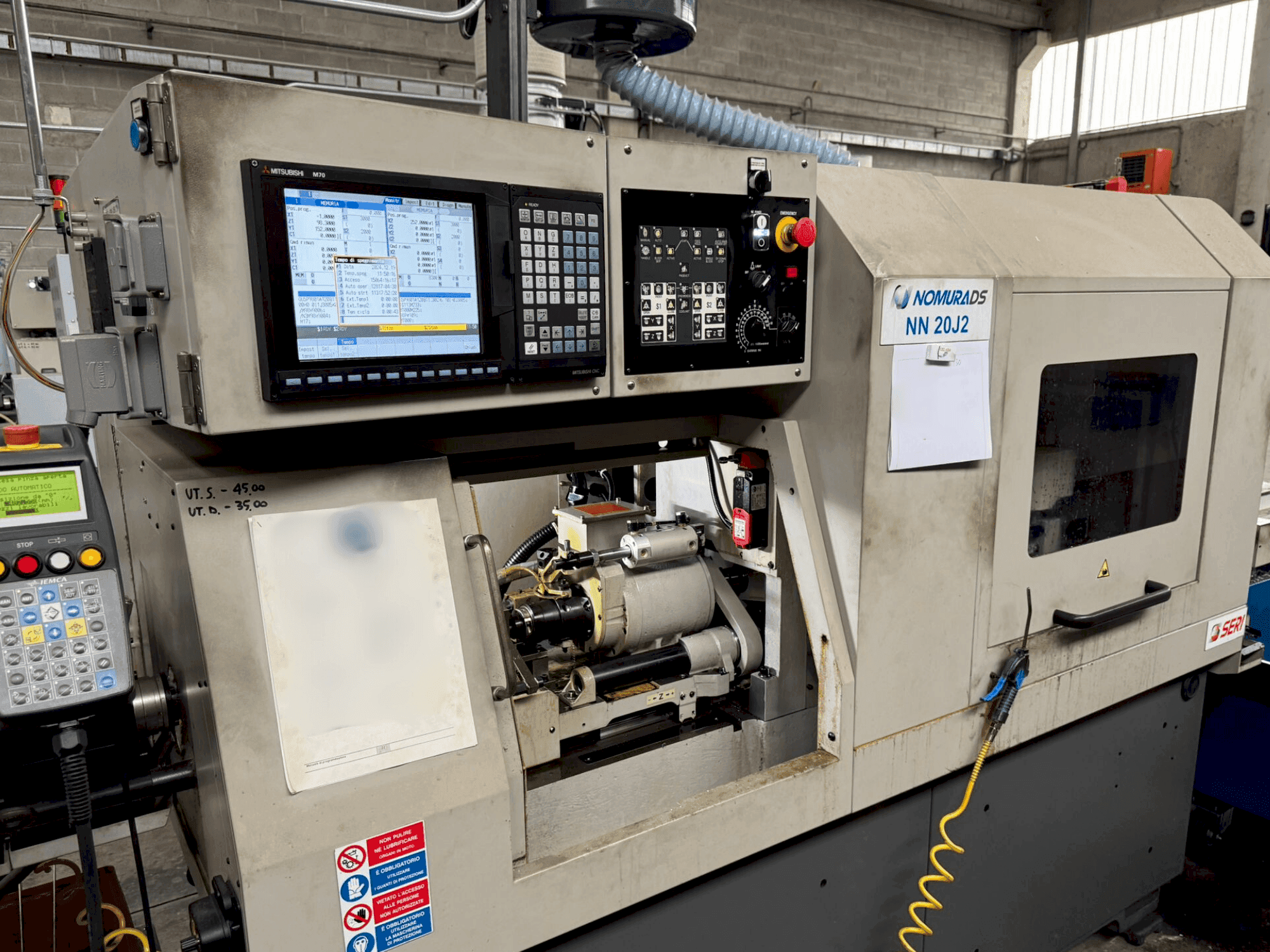 Vista Frontal  da NOMURA NN-20 J2  máquina