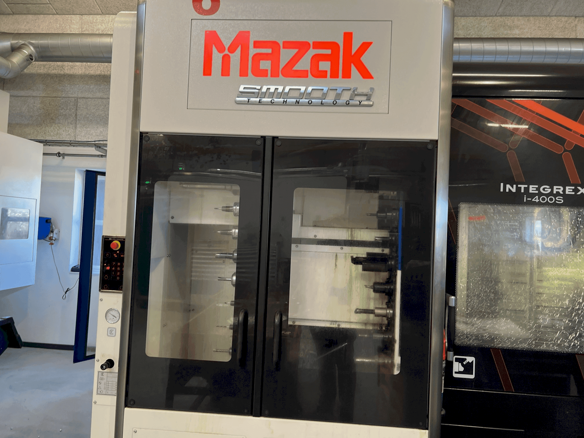 Vista Frontal  da Mazak Integrex i-400S  máquina