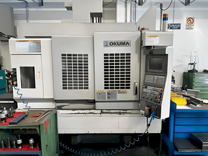 Vista Frontal  da Okuma MB 56-VA  máquina