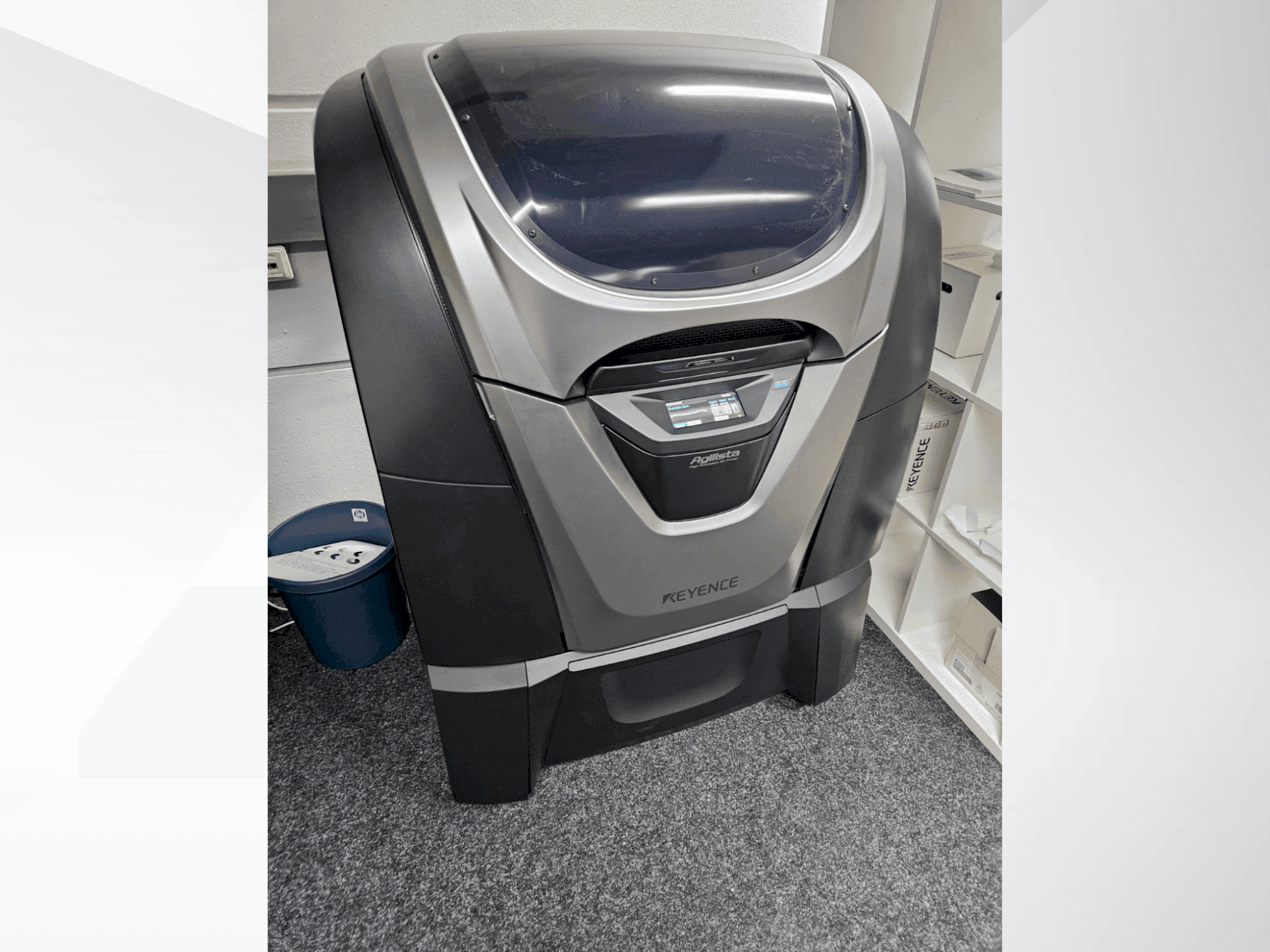 Vista Frontal  da KEYENCE Agilista 3200 W  máquina