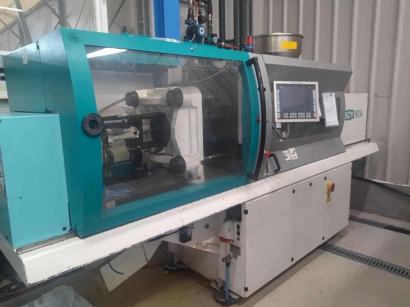 Vista Frontal  da BOY 90A  máquina