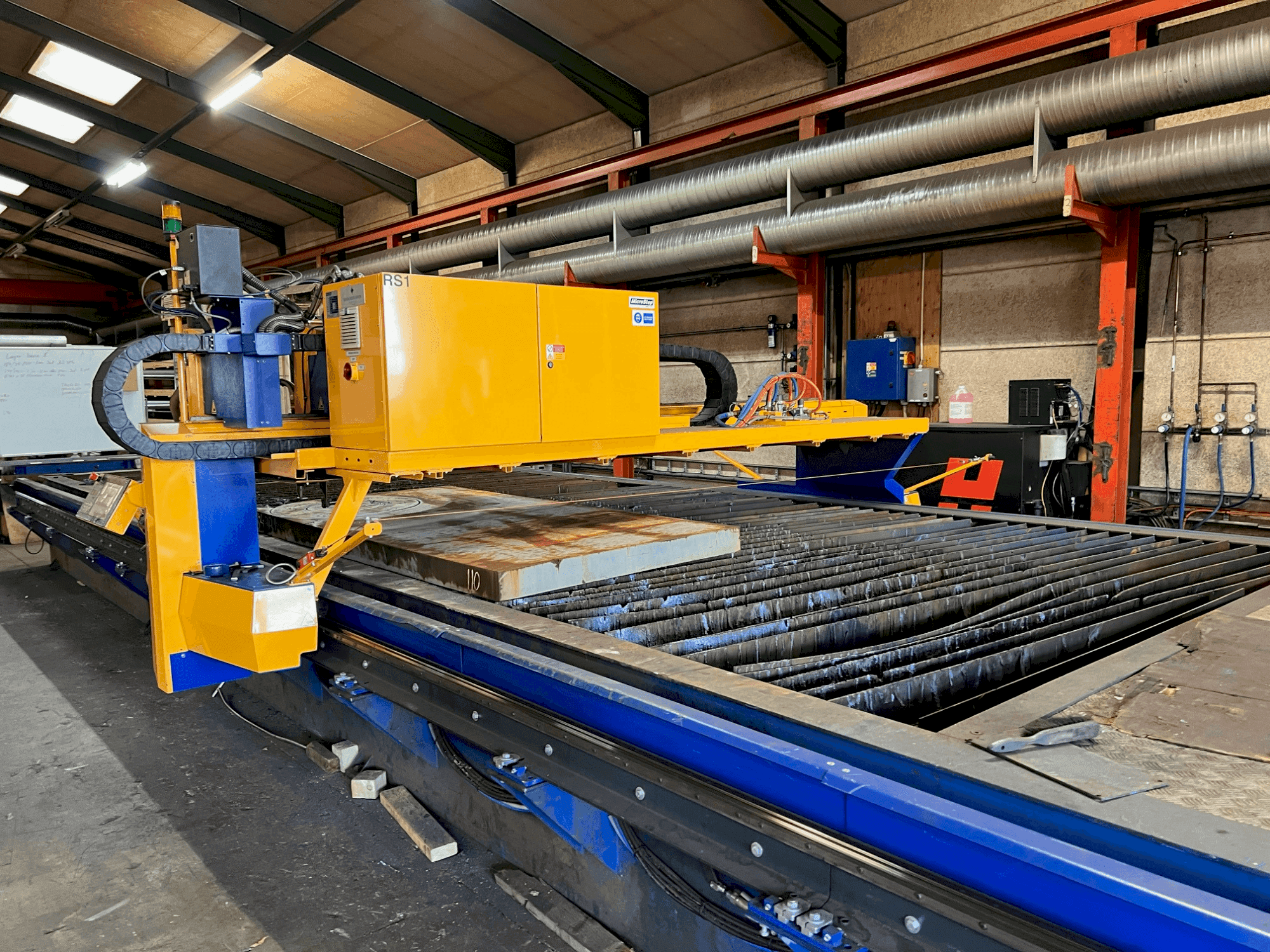 Vista Frontal  da MicroStep MasterCut X 9001.30PG  máquina