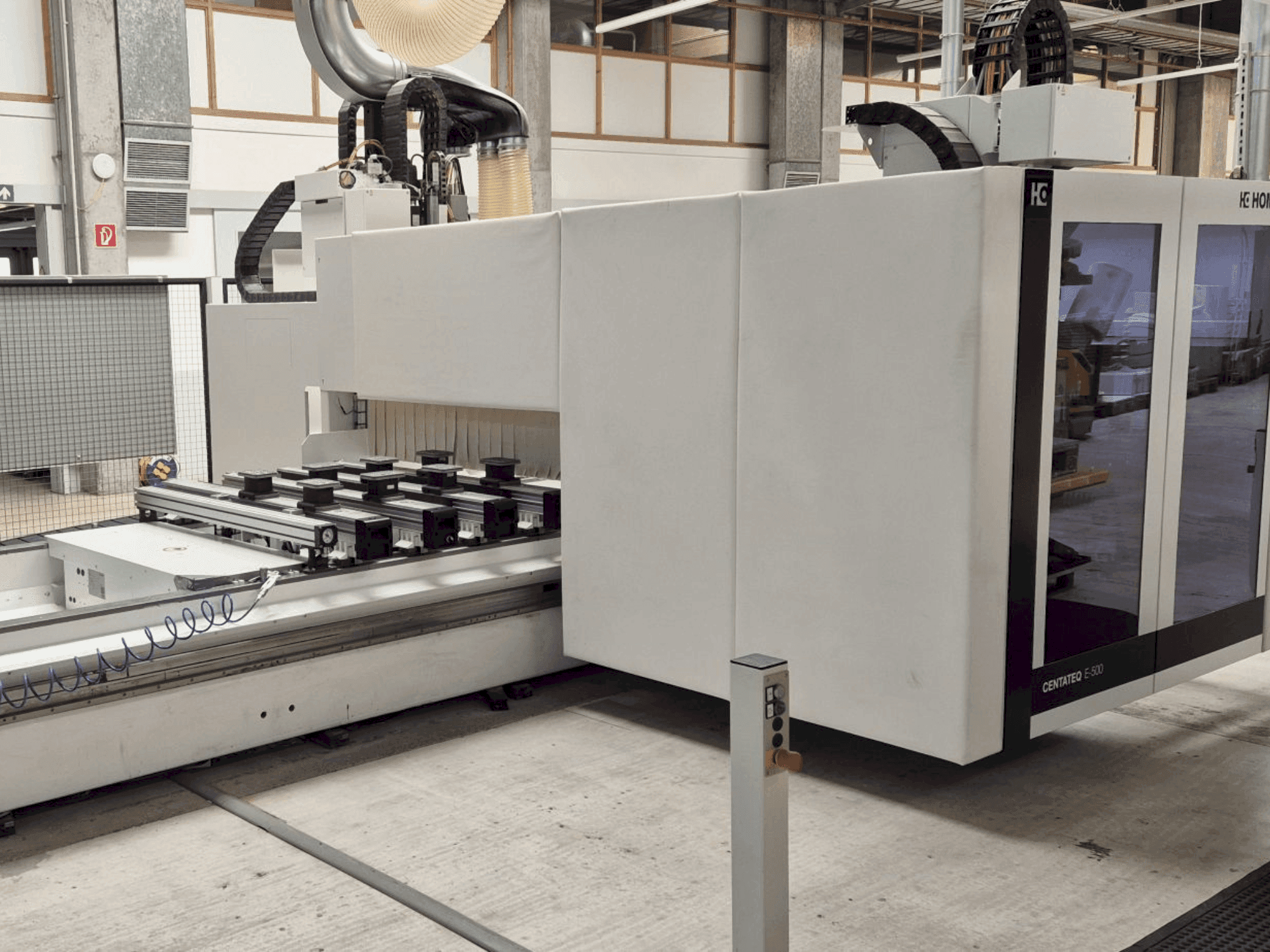 Vista Frontal  da HOMAG CENTATEQ E-500  máquina