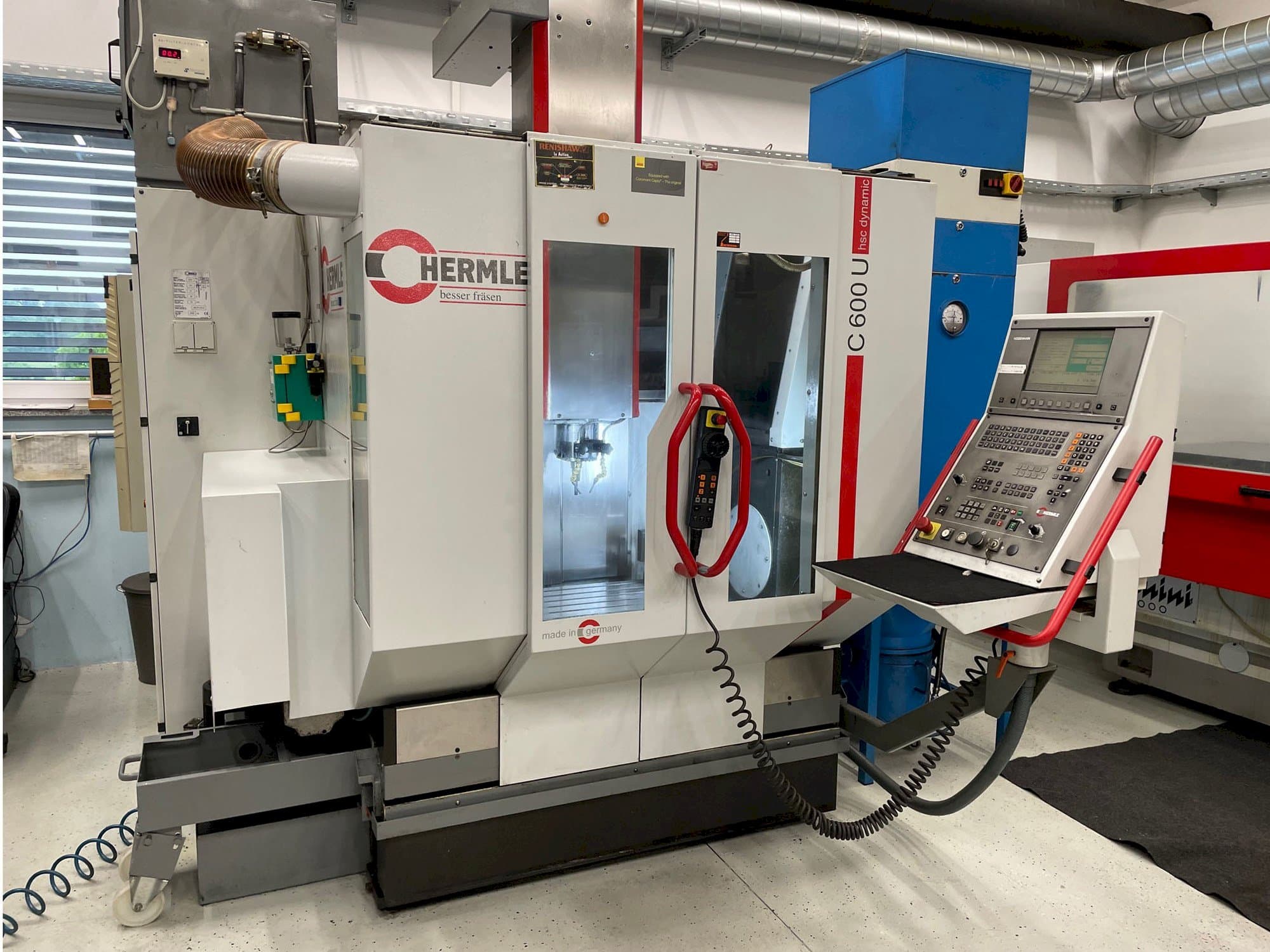 Vista Frontal  da HERMLE C600U  máquina